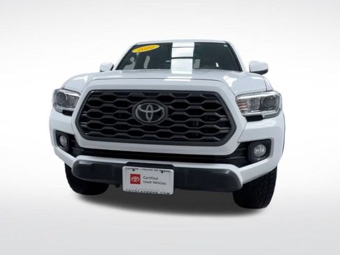 Certified 2022 Toyota Tacoma TRD Off-Road w/ Technology Package AWD/4WD image 4