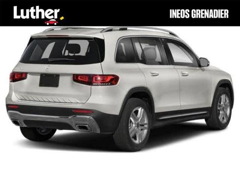 Used 2021 Mercedes-Benz GLB 250 4MATIC image 2