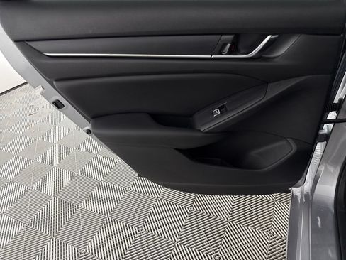 Used 2022 Honda Accord Sport image 11