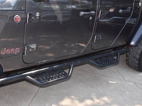 Used 2023 Jeep Gladiator Rubicon w/ Cold Weather Group AWD/4WD image 36