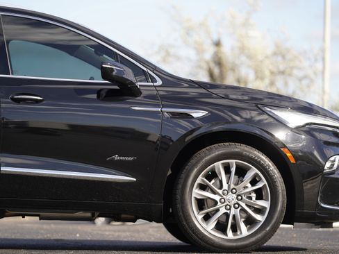 Used 2024 Buick Enclave Avenir w/ Avenir Technology Package image 6