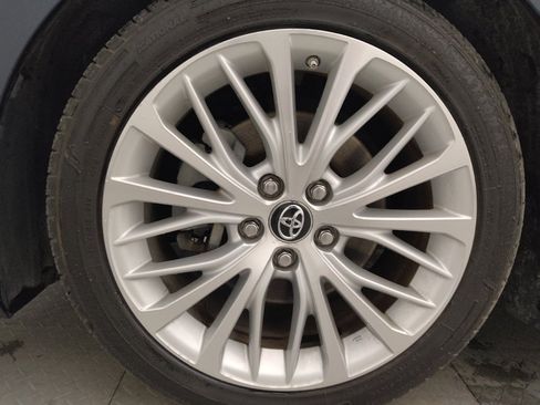 Used 2018 Toyota Camry XLE image 31