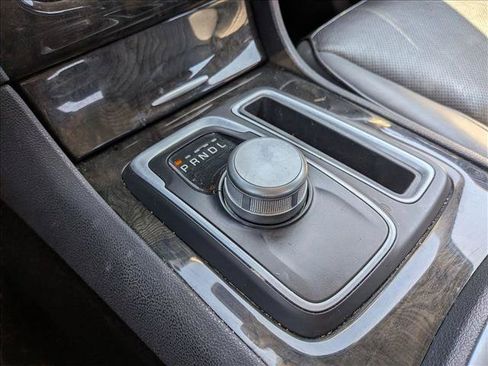 Used 2019 Chrysler 300 Limited w/ Safetytec Plus Group RWD image 12