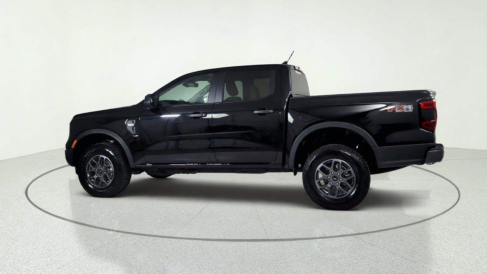 Used 2025 Ford Ranger XLT w/ FX4 Off-Road Package AWD/4WD image 4