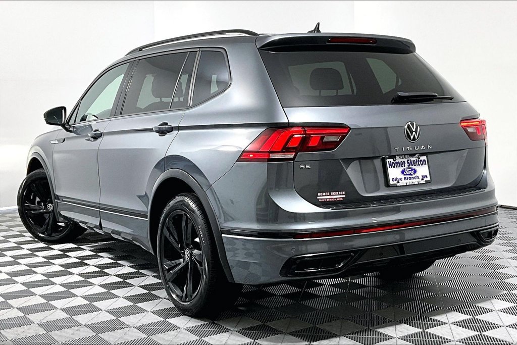 Used 2023 Volkswagen Tiguan SE R-Line FWD image 11