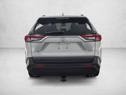 Used 2022 Toyota RAV4 XLE w/ Convenience Package FWD image 7