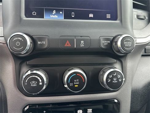 Used 2024 RAM 3500 Big Horn image 29