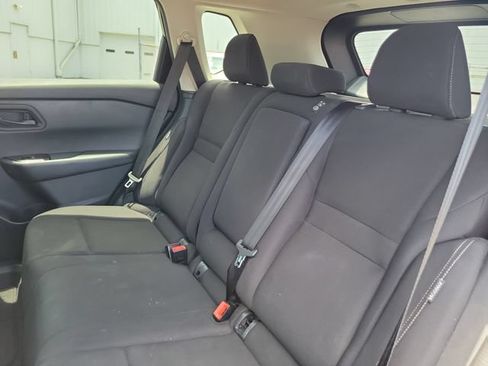 Used 2024 Nissan Rogue S FWD image 12