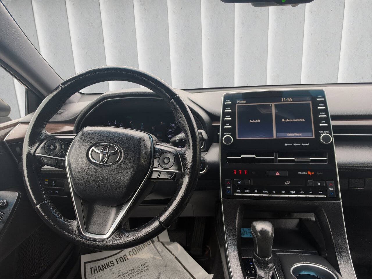 Used 2019 Toyota Avalon XLE w/ Moonroof Package FWD image 11