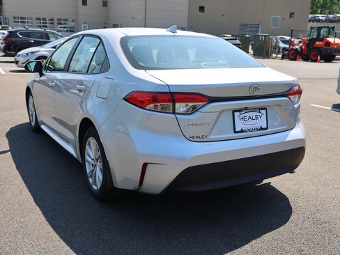 Used 2023 Toyota Corolla LE w/ LE Convenience Package FWD image 5