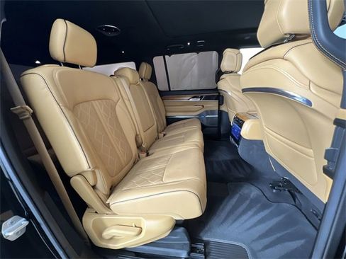 Used 2022 Jeep Grand Wagoneer Series III w/ Flexible Seating Group image 28