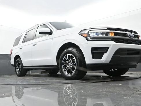 Used 2024 Ford Expedition XLT RWD image 25