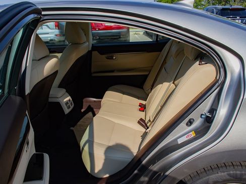 Used 2018 Lexus ES 350 w/ Premier Package FWD image 15