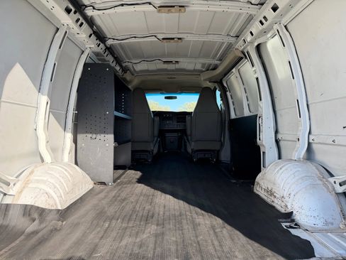 Used 2017 Chevrolet Express 2500 image 11