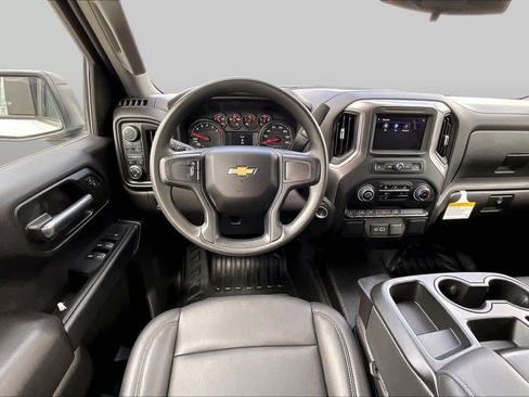 Used 2024 Chevrolet Silverado 1500 W/T w/ Trailering Package AWD/4WD image 6