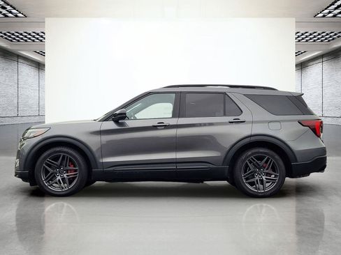 Used 2025 Ford Explorer ST AWD/4WD image 9