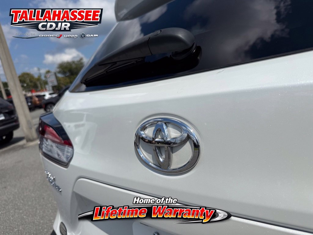 Used 2024 Toyota Corolla Cross LE FWD image 6