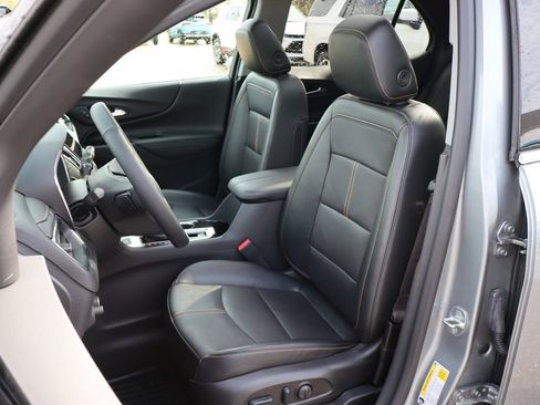 Used 2023 Chevrolet Equinox Premier image 14