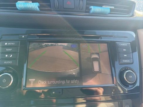 Used 2019 Nissan Rogue SL w/ Premium Package image 26