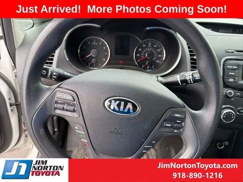 Used 2018 Kia Forte LX FWD image 10