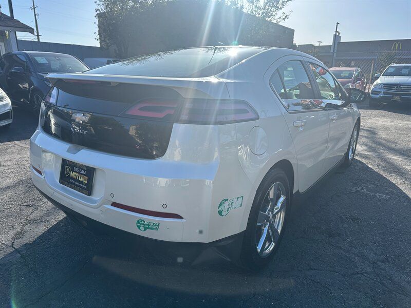 Used 2012 Chevrolet Volt Premium w/ Premium Trim Package FWD image 4
