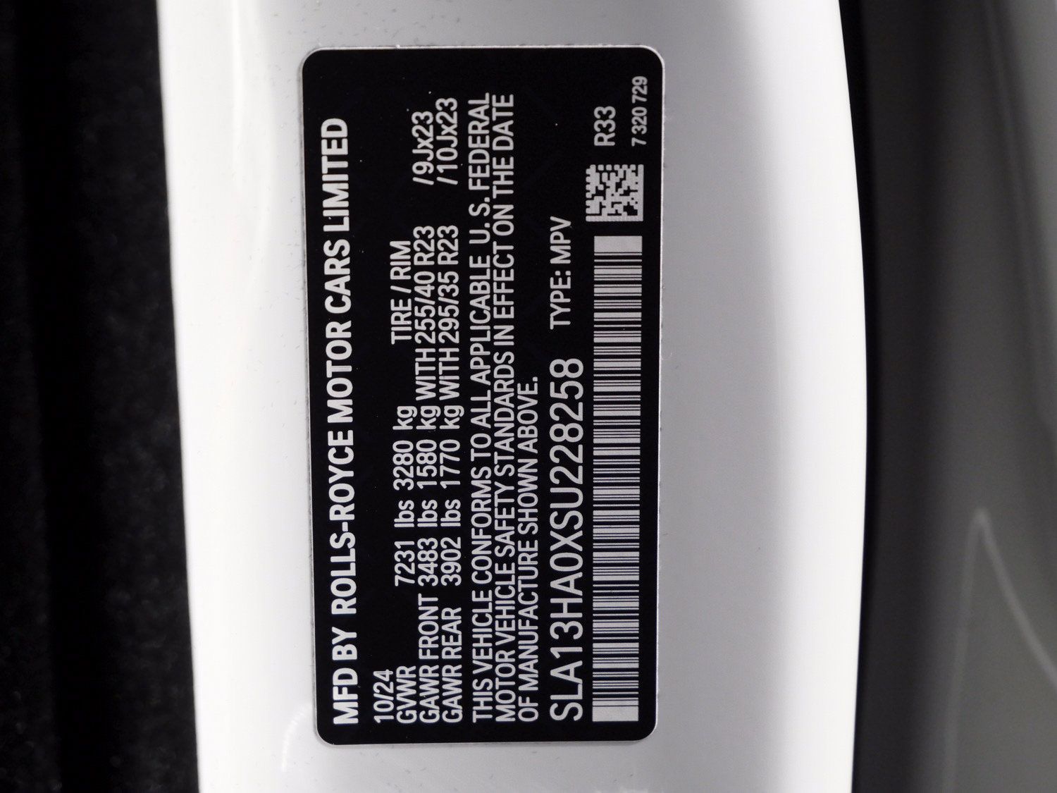 Certified 2025 Rolls-Royce Cullinan AWD/4WD image 31