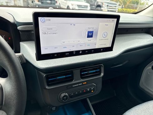 Used 2025 Ford Maverick XLT image 18