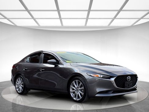 Used 2020 MAZDA MAZDA3 Sedan w/ Select Package image 3