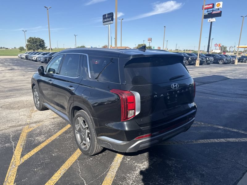 Used 2024 Hyundai Palisade Limited FWD image 3