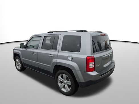 Used 2017 Jeep Patriot Latitude image 2