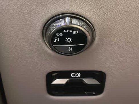 Used 2026 Mercedes-Benz GLC 300 4MATIC image 17