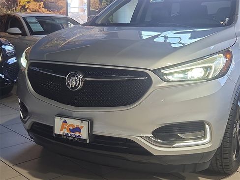 Used 2021 Buick Enclave Essence w/ Sport Touring Edition image 8