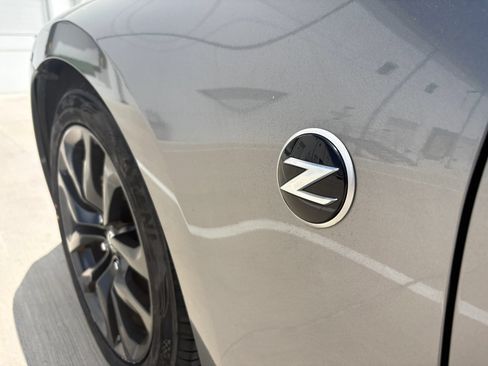 Used 2017 Nissan 370Z Coupe RWD image 10