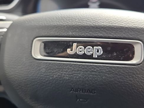 Certified 2023 Jeep Grand Cherokee L Limited w/ Black Appearance Package AWD/4WD image 28