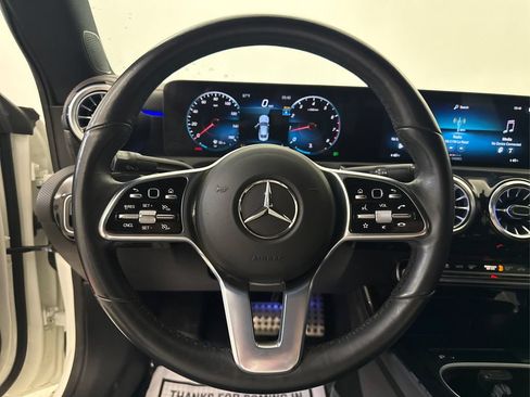 Used 2023 Mercedes-Benz CLA 250 4MATIC image 40