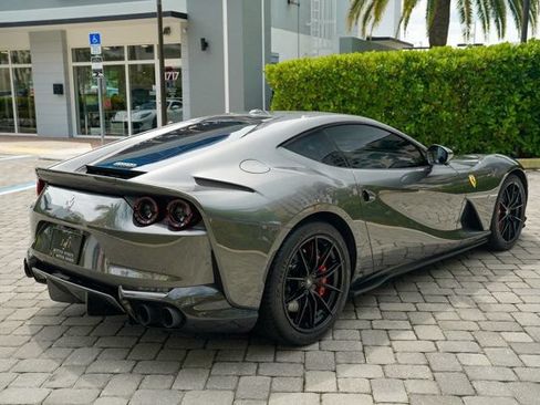 Used 2020 Ferrari 812 Superfast RWD image 31