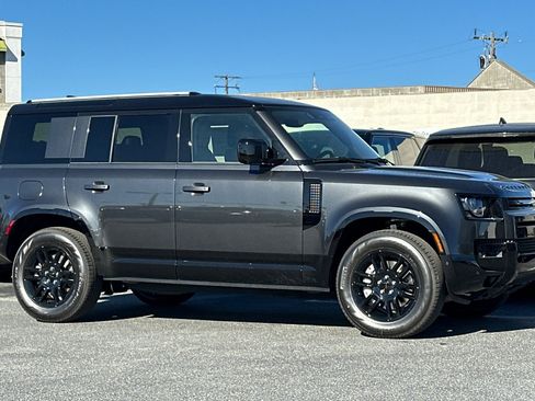 New 2026 Land Rover Defender 110 X-Dynamic SE image 6