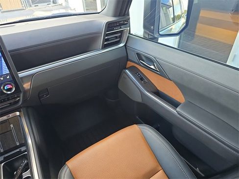 Used 2024 Lexus GX 550 image 14