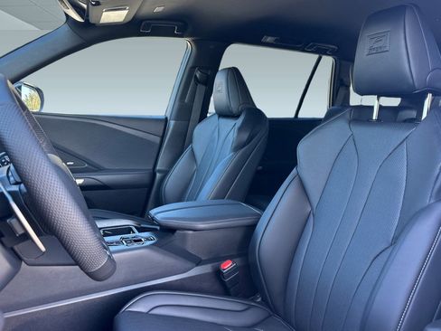 New 2026 Lexus TX 500h AWD image 17