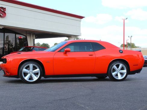 Used 2018 Dodge Challenger R/T w/ Blacktop Package RWD image 7