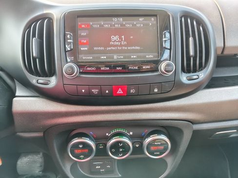 Used 2014 FIAT 500L Trekking w/ Popular Equipment Group FWD image 22
