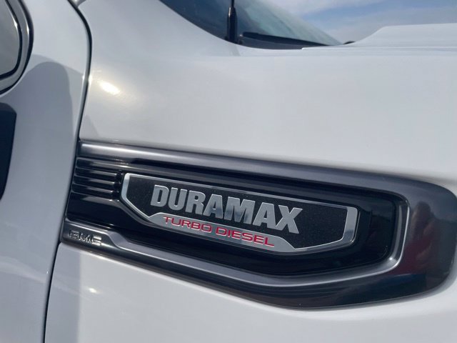 Used 2024 GMC Sierra 1500 AT4 w/ Technology Package AWD/4WD image 9