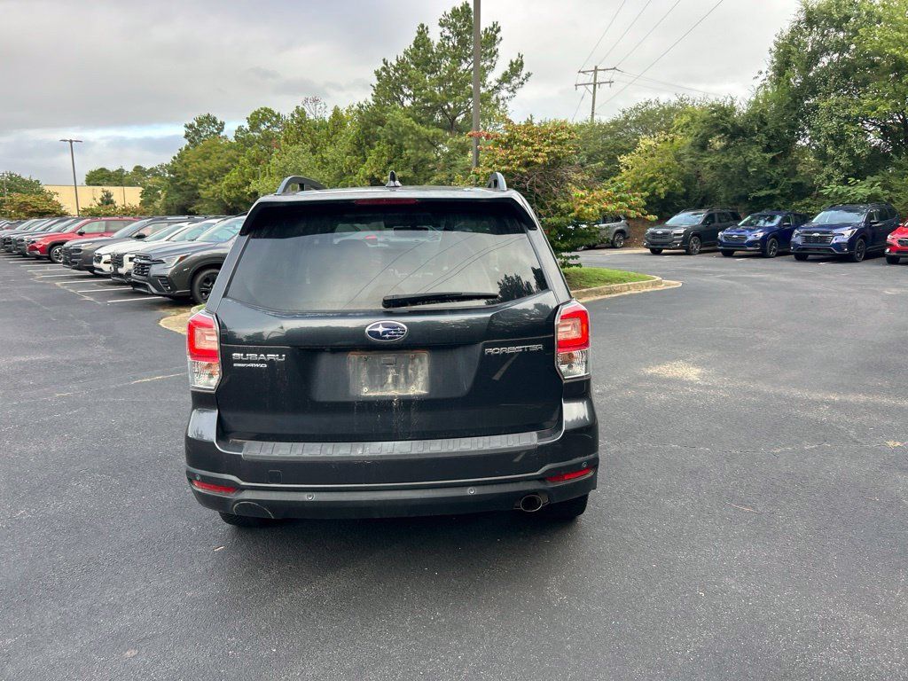Used 2018 Subaru Forester 2.5i Touring AWD/4WD image 4
