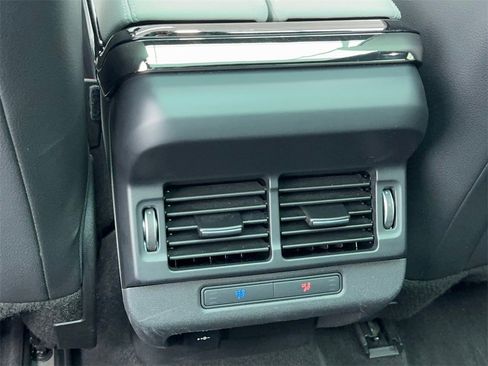 Used 2023 Land Rover Range Rover Evoque R-Dynamic SE image 42