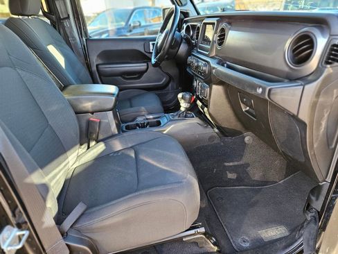 Used 2022 Jeep Gladiator Sport image 8