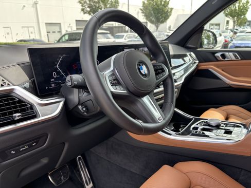 Used 2026 BMW X5 xDrive40i w/ M Sport Package AWD/4WD image 16
