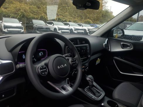 New 2025 Kia Soul LX image 17
