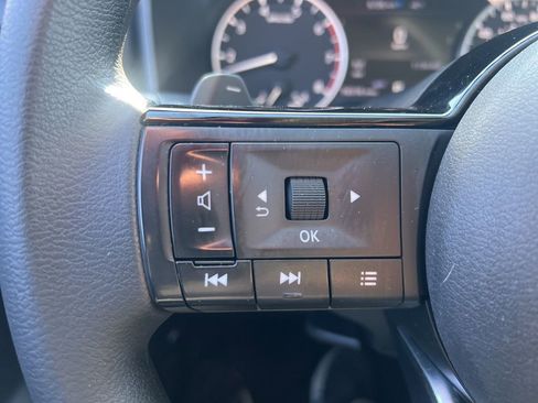 Certified 2022 Nissan Rogue SV image 57