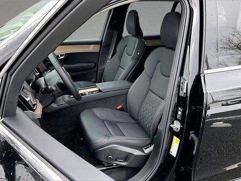 Certified 2026 Volvo XC90 B6 Plus w/ Protection Package Premier image 21