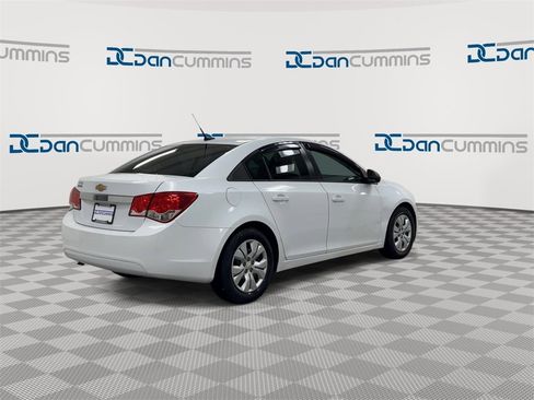 Used 2013 Chevrolet Cruze LS image 8